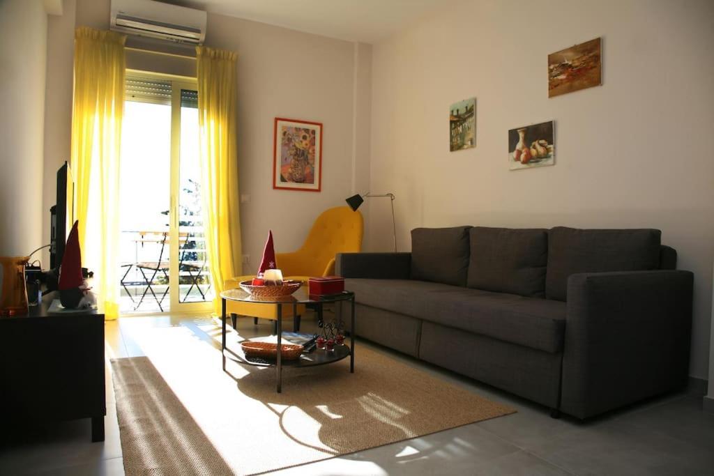 Lovely Sea Front Apartment Ітея Екстер'єр фото